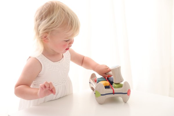 Jouets - Jouets à Empiler ou à Encastrer - Banc a marteler - formes - tolo bio