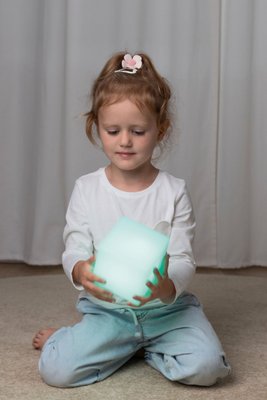 Motricité - Eveil Sensoriels et Tactiles - Cube lumineux sensoriel - LED - 10 cm