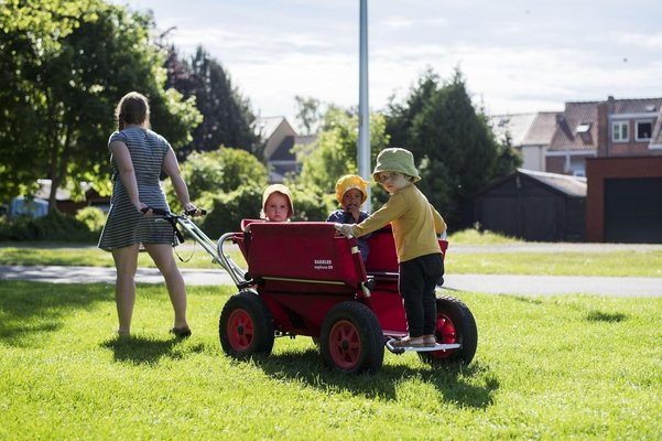 Puériculture - Poussette - Poussette chariot Rambler - 10 enfants - Beige