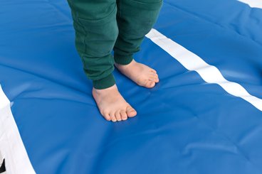 Motricité - Tapis de motricité bébé et enfant - Tapis gonflable - 300 x 100 x 10 cm