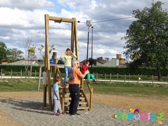 Mobilier - Aire de jeux et structure extérieure - La tyrolienne
