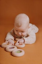 Jouets - Hochets et Jouets Sensoriels - Donut sensoriel - Carottes 