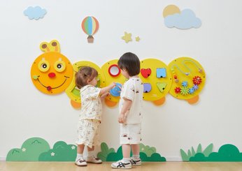 Motricité - Structure et panneaux D'activités - Chenille murale d'activités - 18 mois +