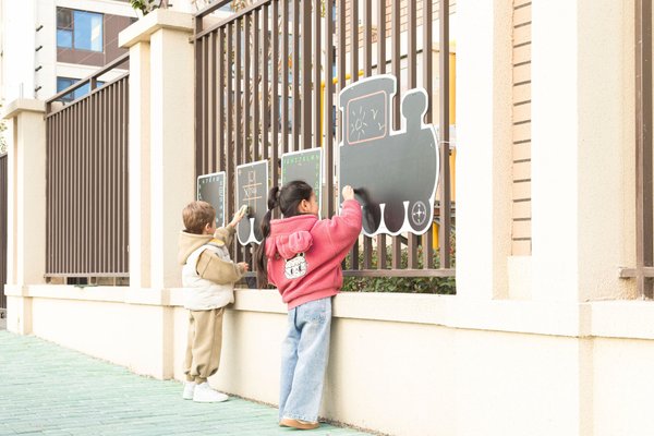 Mobilier - Aire de jeux et structure extérieure - Tableau à craie extérieur - train