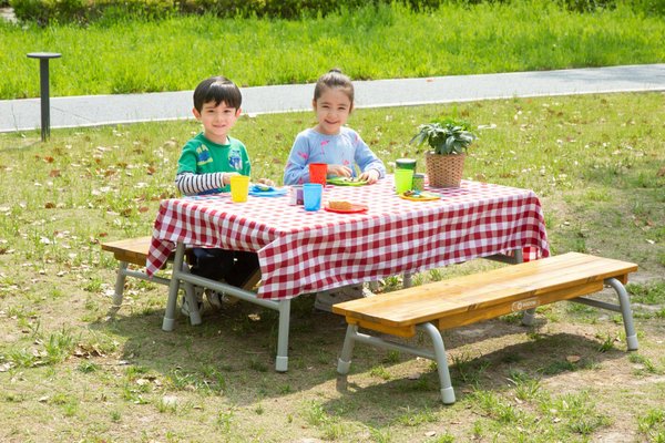 Mobilier - Table crèche et scolaire - Table d'extérieur 120cm. Pliable