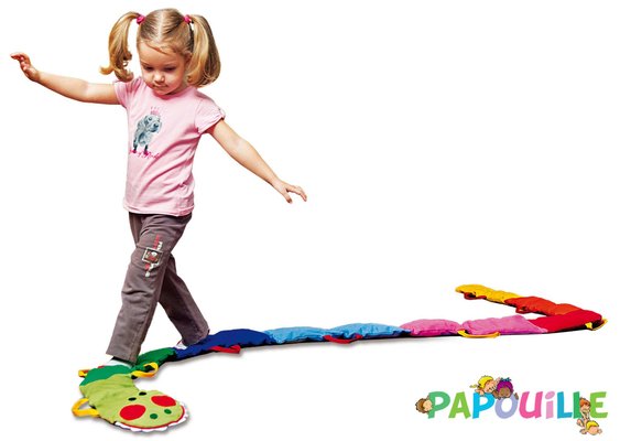 Motricité - Jeux de Motricité Libre - DE // Serpent chenille 16 enfants en balade