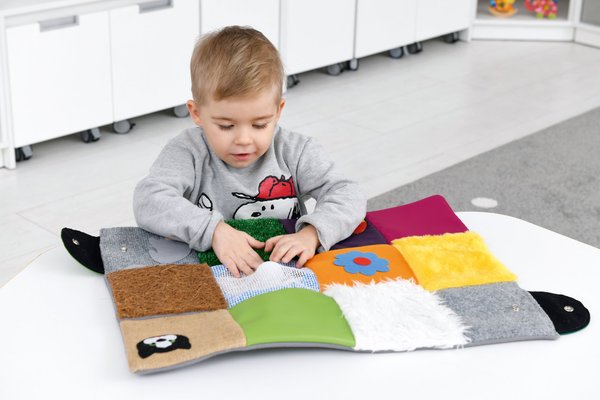 Motricité - Eveil Sensoriels et Tactiles - Tapis sensoriel - 58 x 44 cm