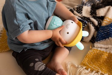 Couchage - Mobile de Lit Bébé et Veilleuse - Veilleuse musicale - Alilo 