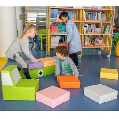 Mobilier - Meuble en mousse et Pouf - Camion de coussins vert