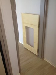 Mobilier - Barrière de séparation & Cloison crèche - Portillon en bois fenêtre avec roulette sur mesure