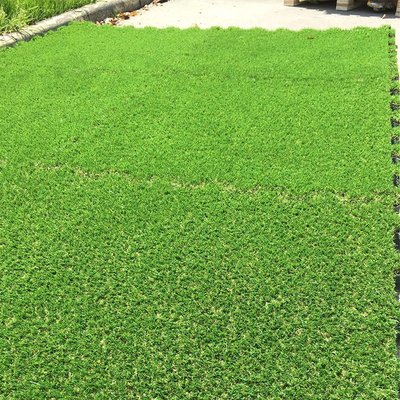 Médical et Prévention - Protection sur Mesure - Dalle tapis de sol puzzle en herbe 
