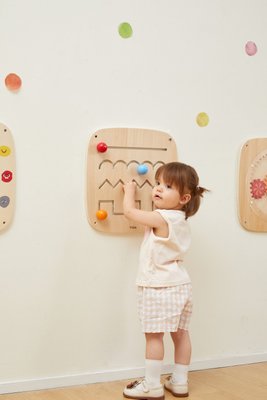 Motricité - Structure et panneaux D'activités - Panneau mural d’activités – Tracés et formes - 12 mois +