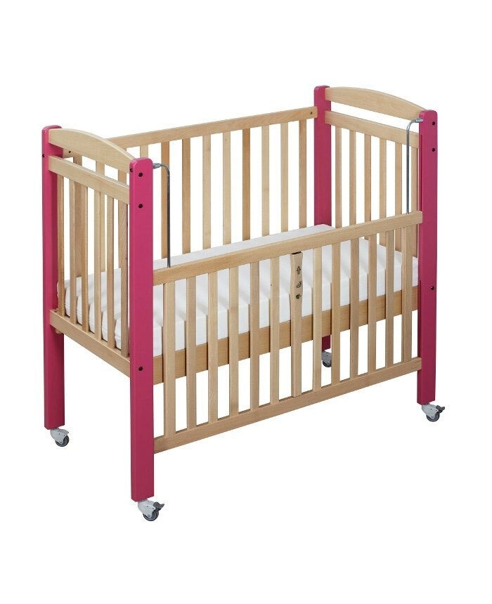 Lit bois barreaux avec barrière mobile 100 x 50cm easycat framboise