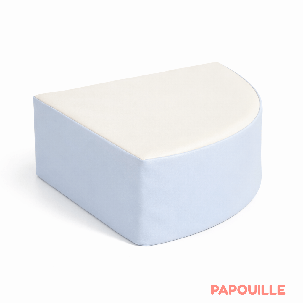 Pouf triangle en mousse imperméable assise 15 cm - Bleu pastel et crème