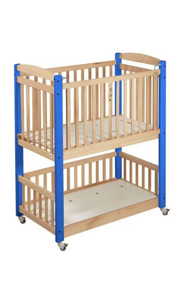 Lit en bois bébé superposé a barreaux bleu