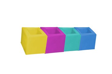 Mobilier - Meuble en mousse et Pouf - 4 cubes de rangement coloris assortis