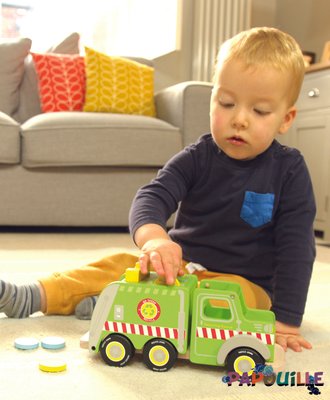 Jouets - Garages, Voitures et Circuits pour Enfant - Camion de recyclage en bois avec figurines