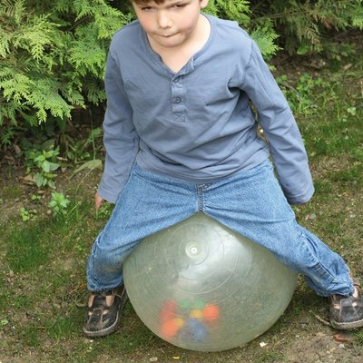 Motricité - Baby gym - Gros ballon avec balles papouille