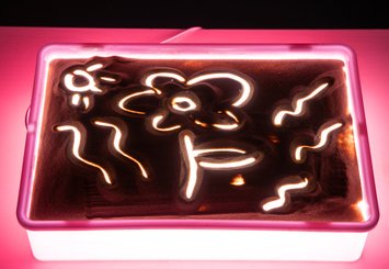 Motricité - Eveil Sensoriels et Tactiles - Boite d'activités sensorielle lumineuse