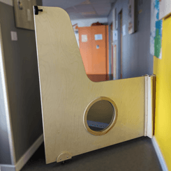 Mobilier - Barrière de séparation & Cloison crèche - Portillon de séparation avec fenêtre oculus - sur mesure 