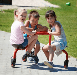 Jeux - Jeux extérieurs - Tourniquet 3 places a roulette enfant 2 à 5 ans