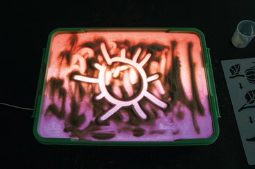 Motricité - Eveil Sensoriels et Tactiles - Boite d'activités sensorielle lumineuse