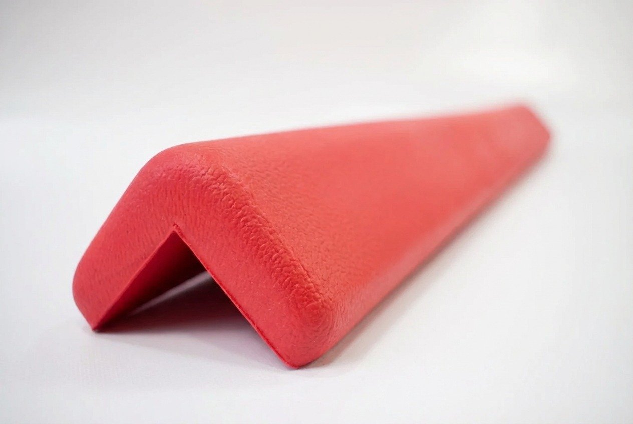 Protège angle en mousse couleur rouge